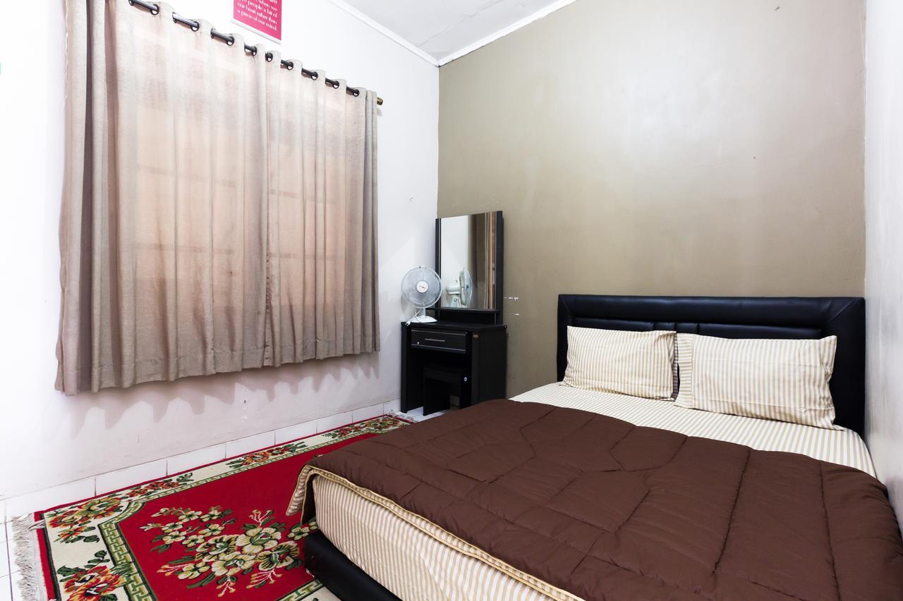 Pele Guesthouse Bandung Exterior foto